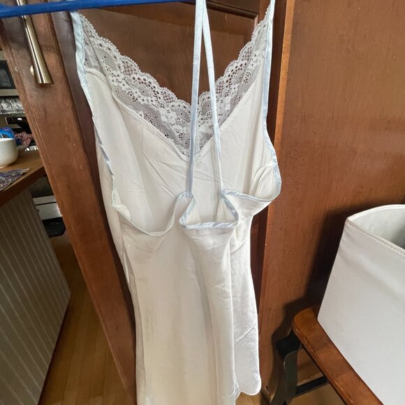 Bride Robe - Picture 16 of 16